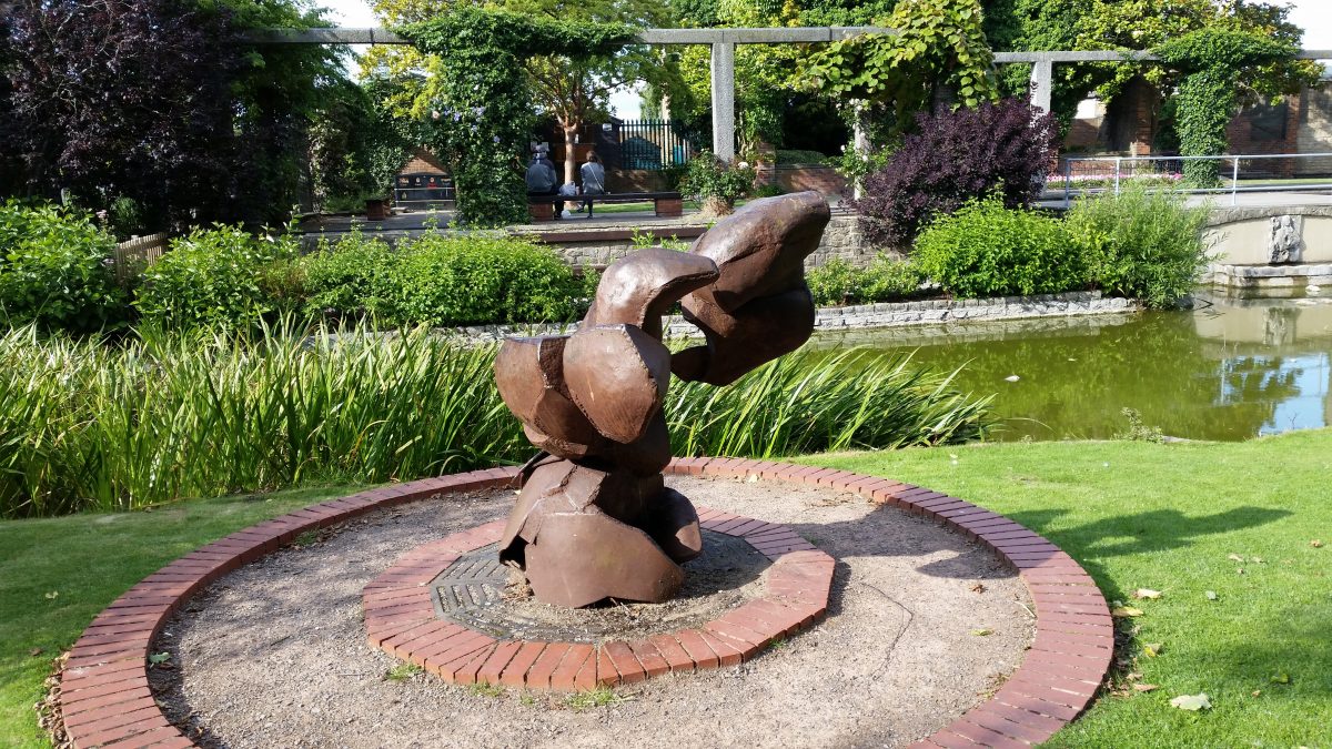 Born again swindonian - sculpture in Queen's Park
