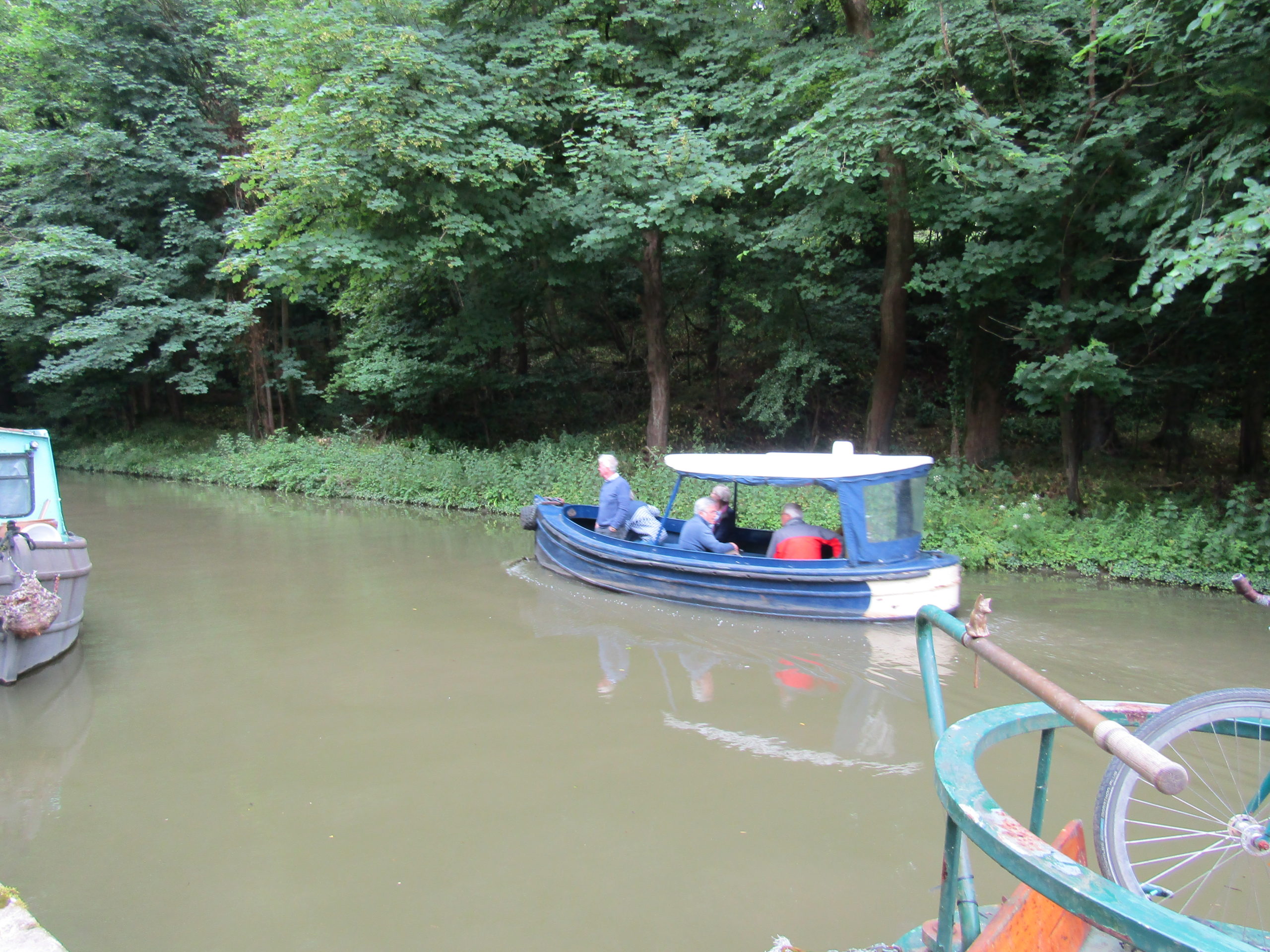 canal boat trip swindon