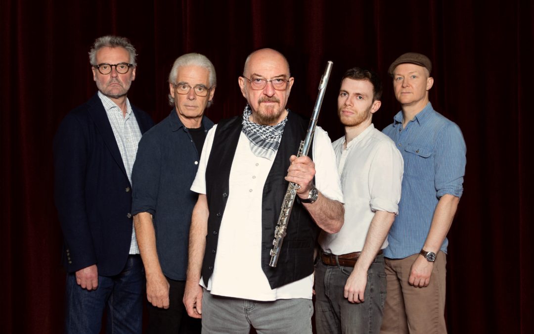 Rock star backs folk festival