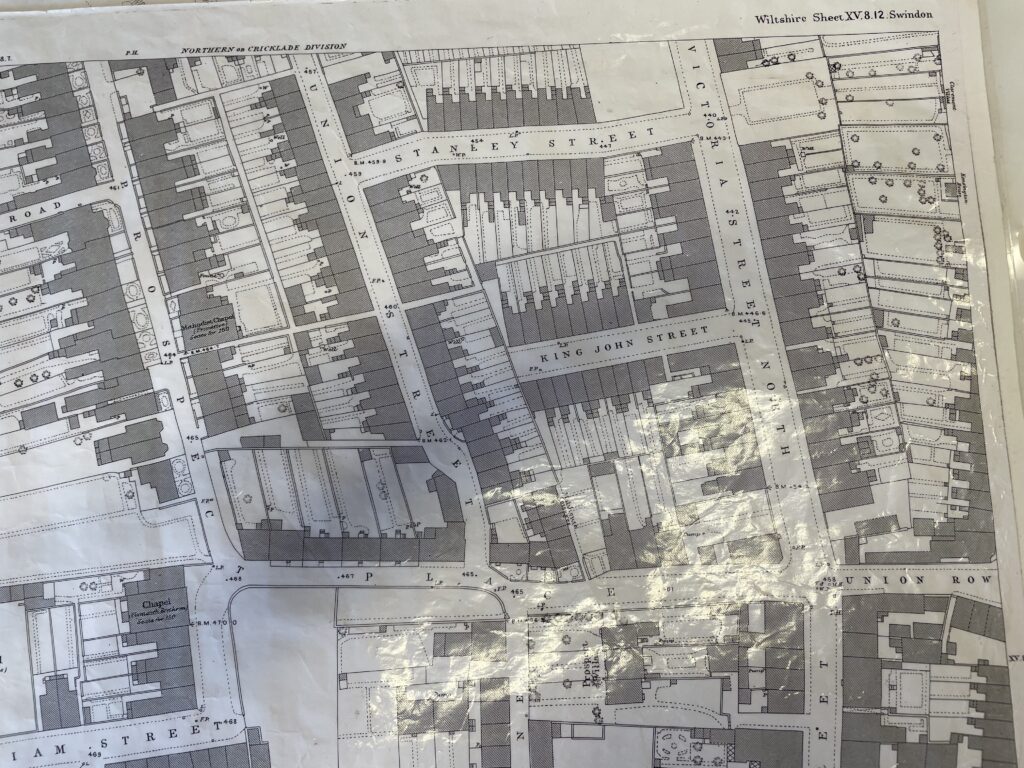 Section of 1886 map showing Victoria Street North and a few trees appearing