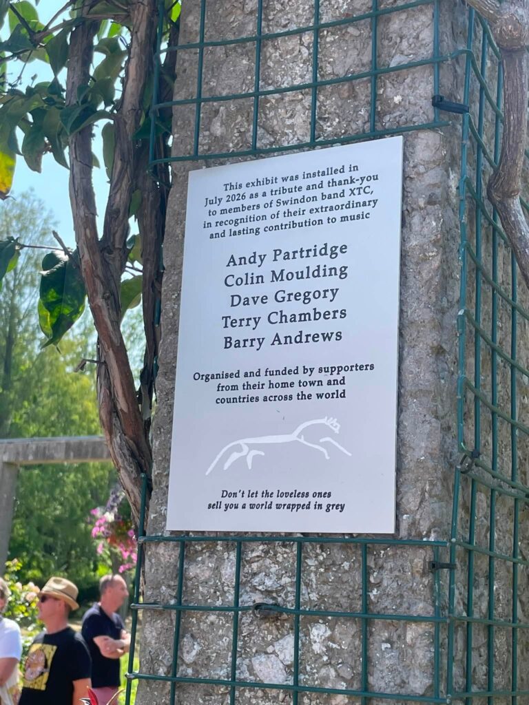 Plaque on the artwork