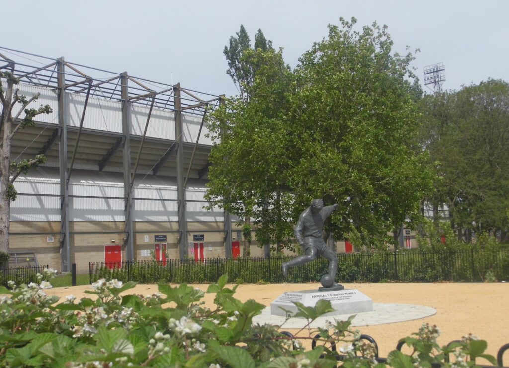 Sculpture of Don Rogers at the County Ground