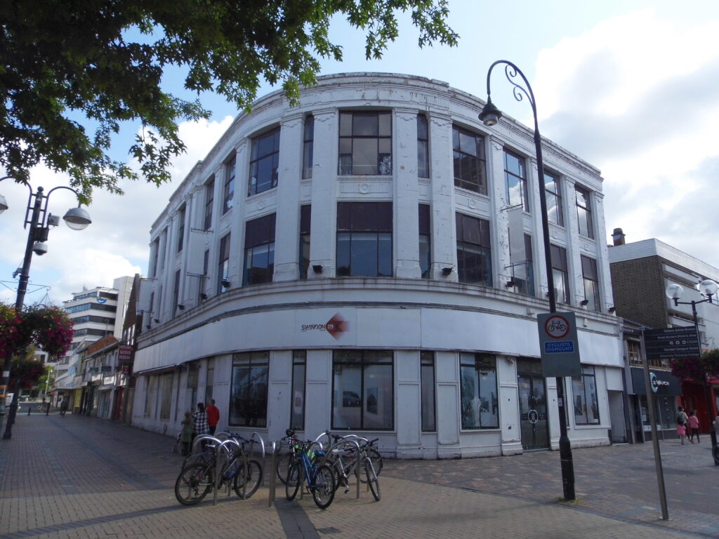 The Burton building on the corner of Fleet Street/Bridge in somewhat better days